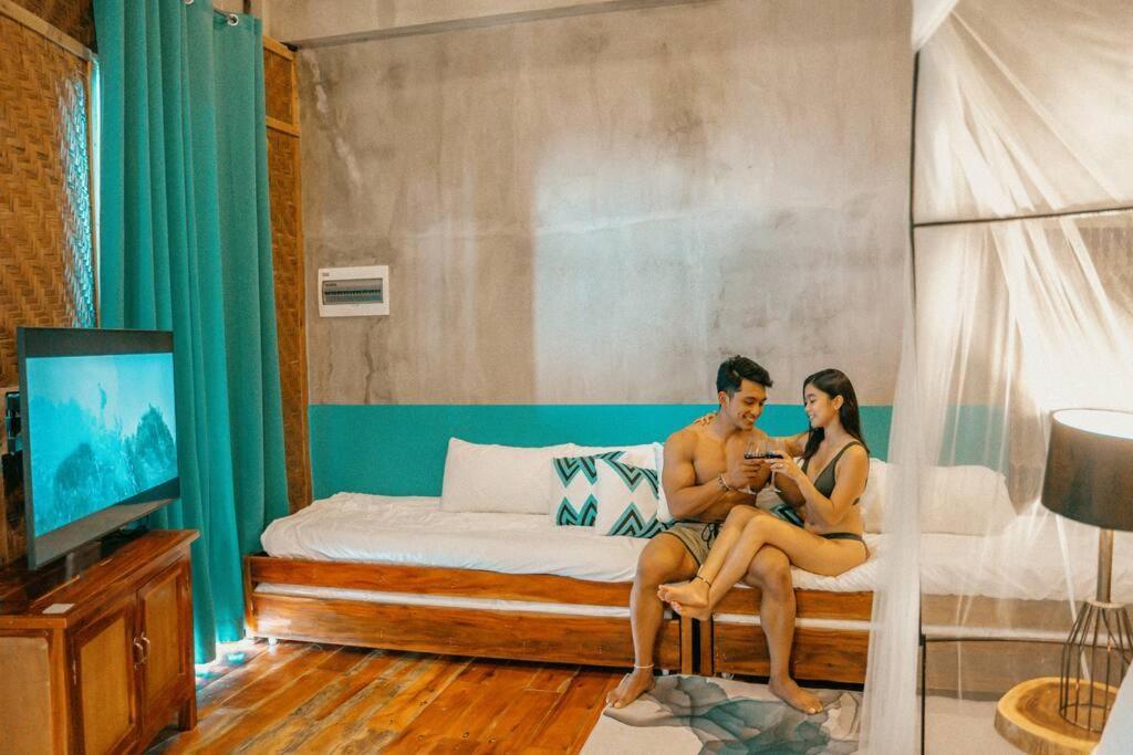 Villa The Verge Cebu Beachfront Exclusive King Bed Pool - 12 Minutes To Kawasan Falls Canyoneering *