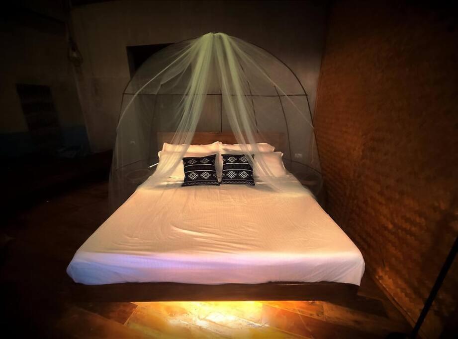 The Verge Cebu Beachfront Exclusive King Bed Pool - 12 Minutes To Kawasan Falls Canyoneering * Badian
