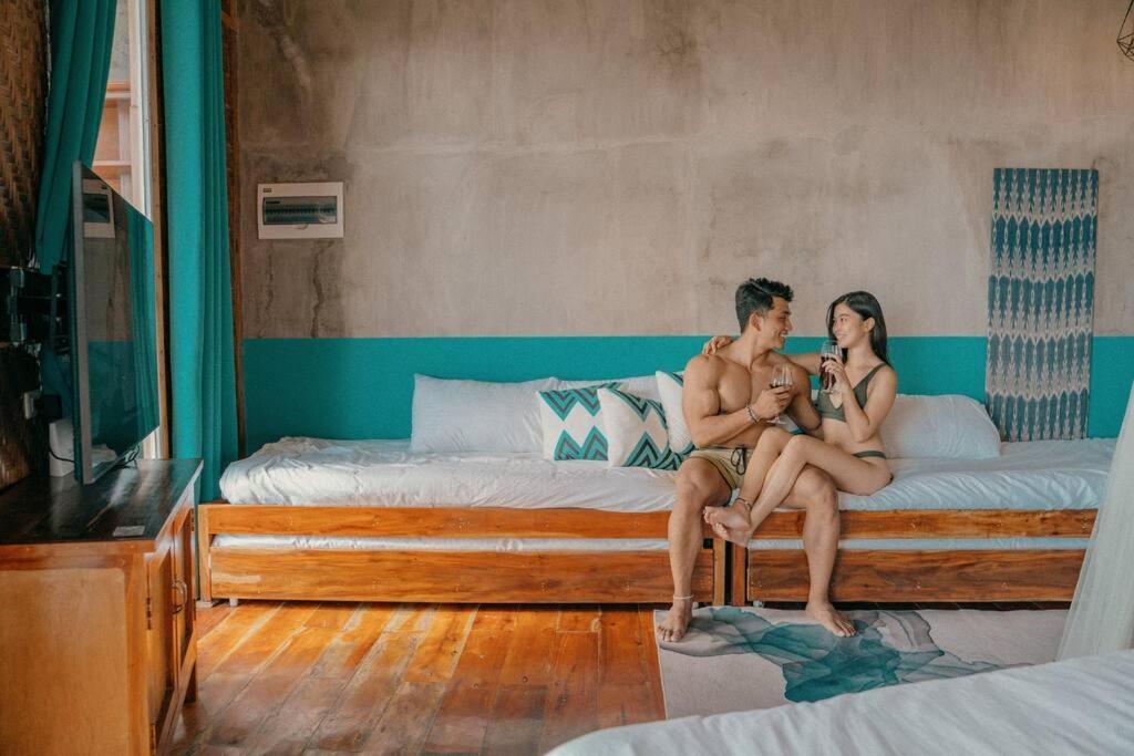 The Verge Cebu Beachfront Exclusive King Bed Pool - 12 Minutes To Kawasan Falls Canyoneering Villa *
