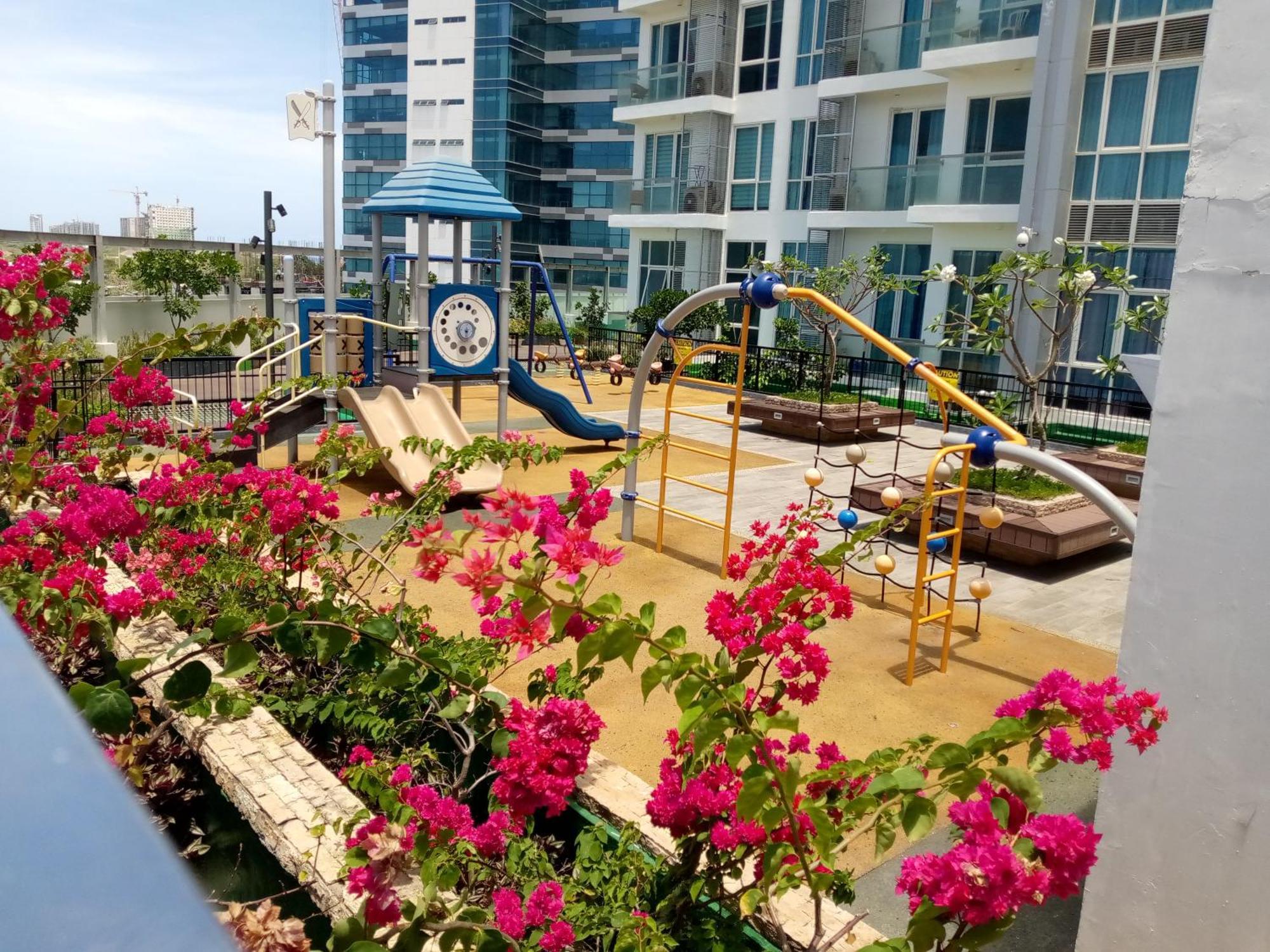Mactan Newtown 8 Boulevard Deluxe Ocean View Apartment *