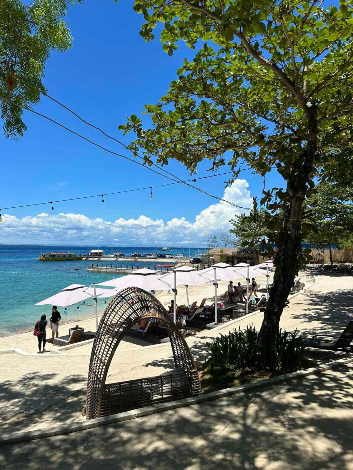 One Pacific Seaview Mactan Newtown Lapu-lapu * Lapu-Lapu City