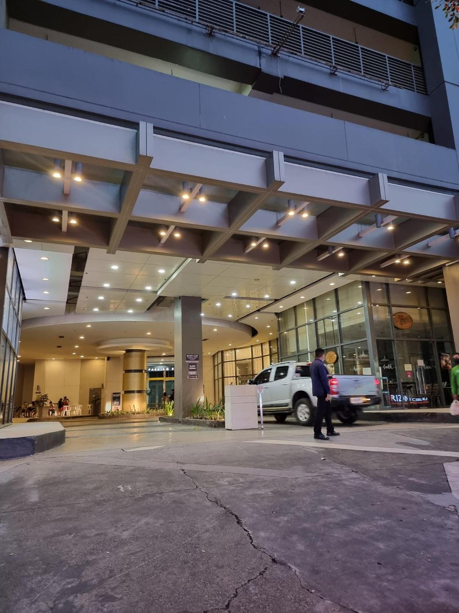 1br With Balcony At Horizons 101 Cebu