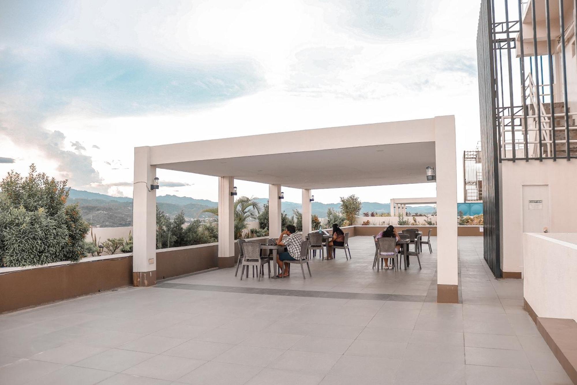 Aparthotel Zenden - Midpoint Residences