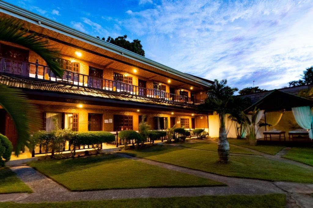 Coucou Bar And Restaurant Resort