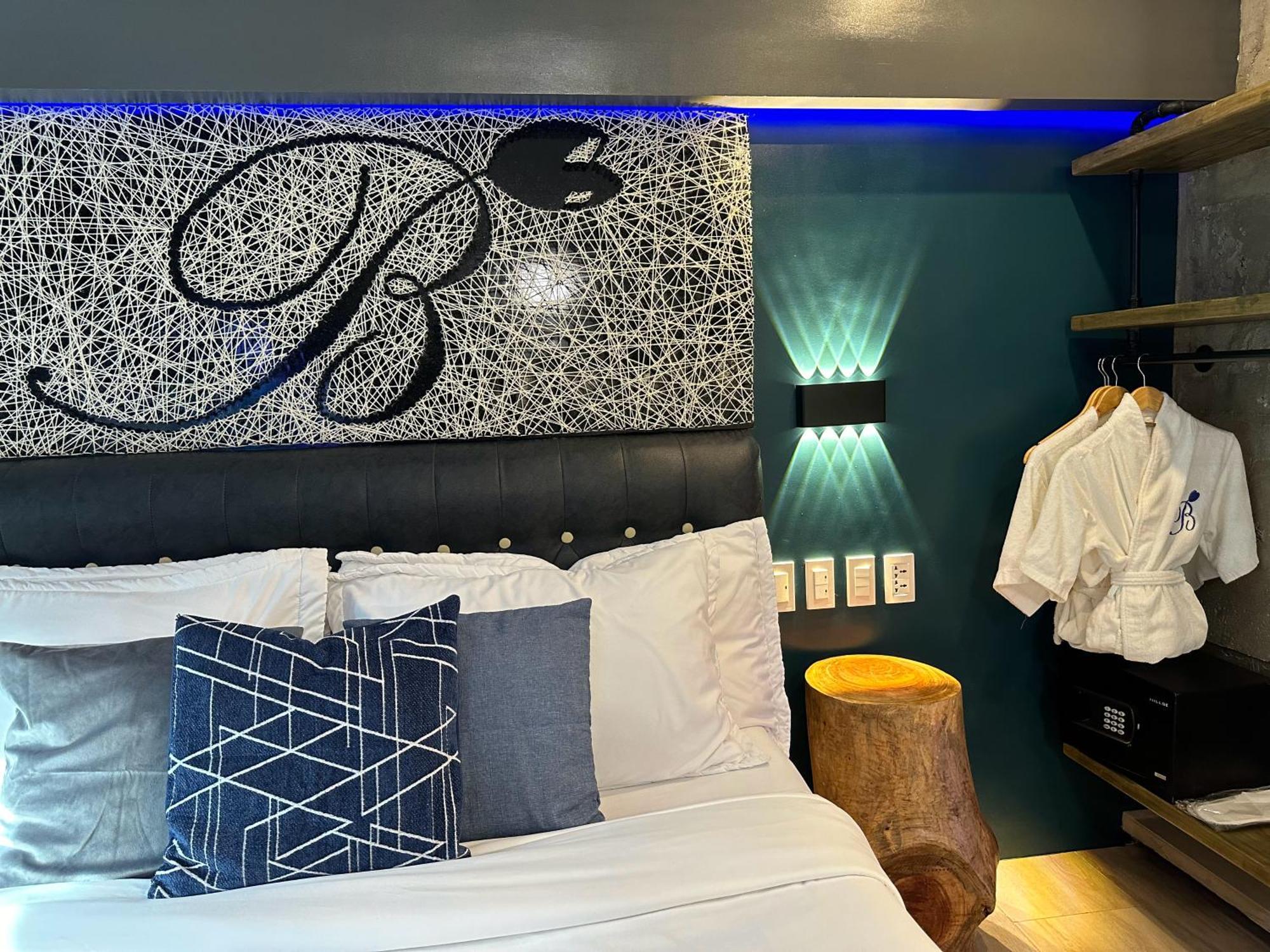 Blue Tulip - 4mins From Mactan Airport Hotel