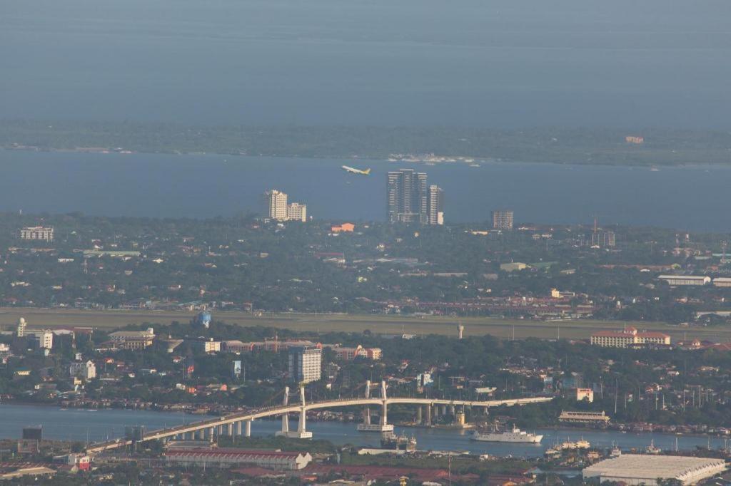 Sempre Premier Mactan Airport Hotel Cebu