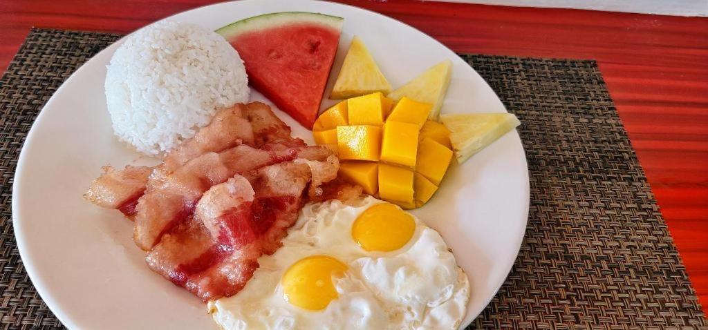 Sempre Premier Mactan Airport Hotel