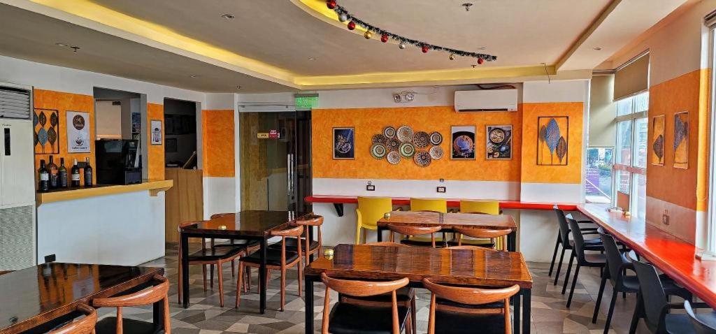 Hotel Sempre Premier Mactan Airport Cebu