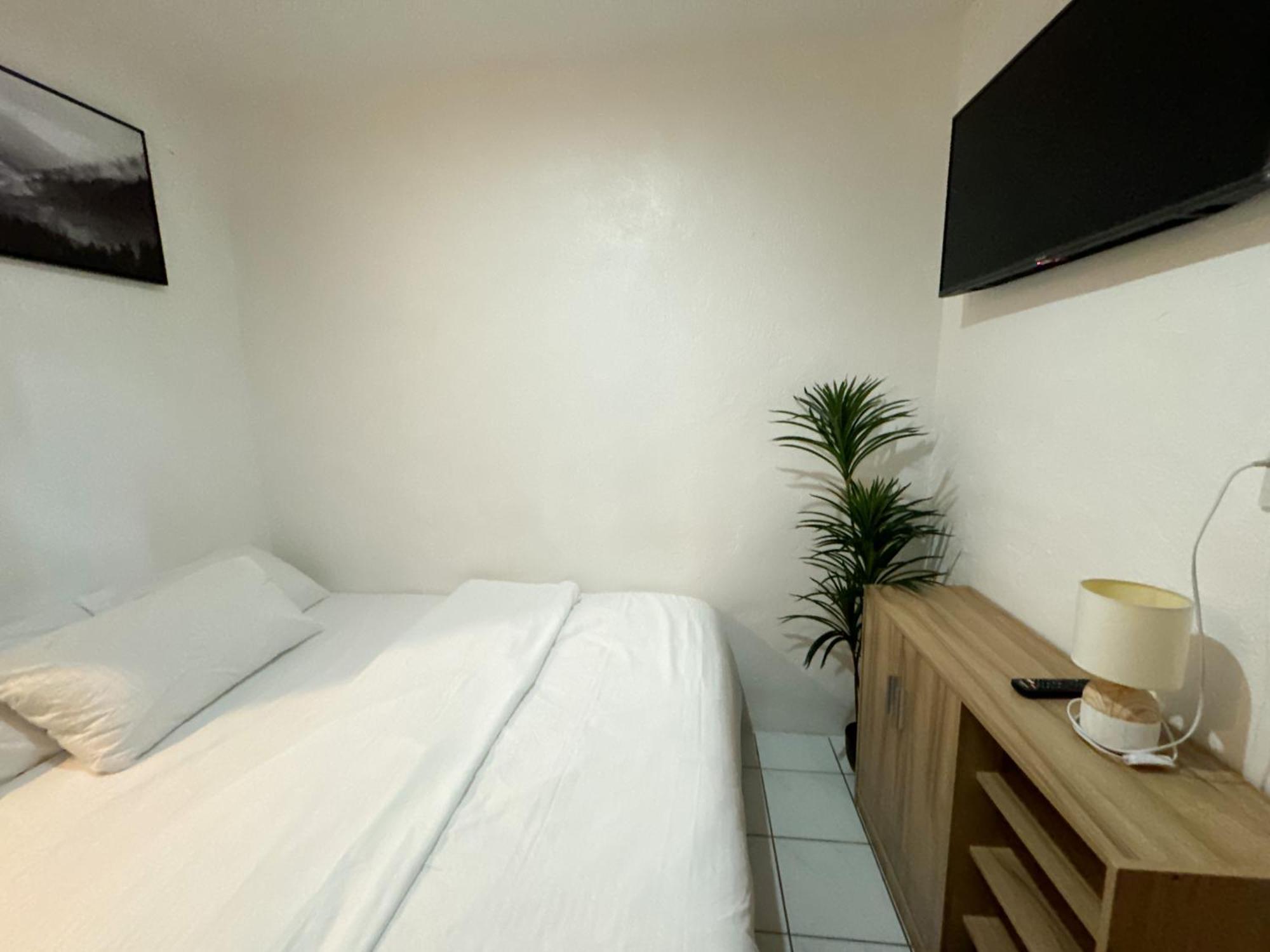 West Coast House Hotel Cebu