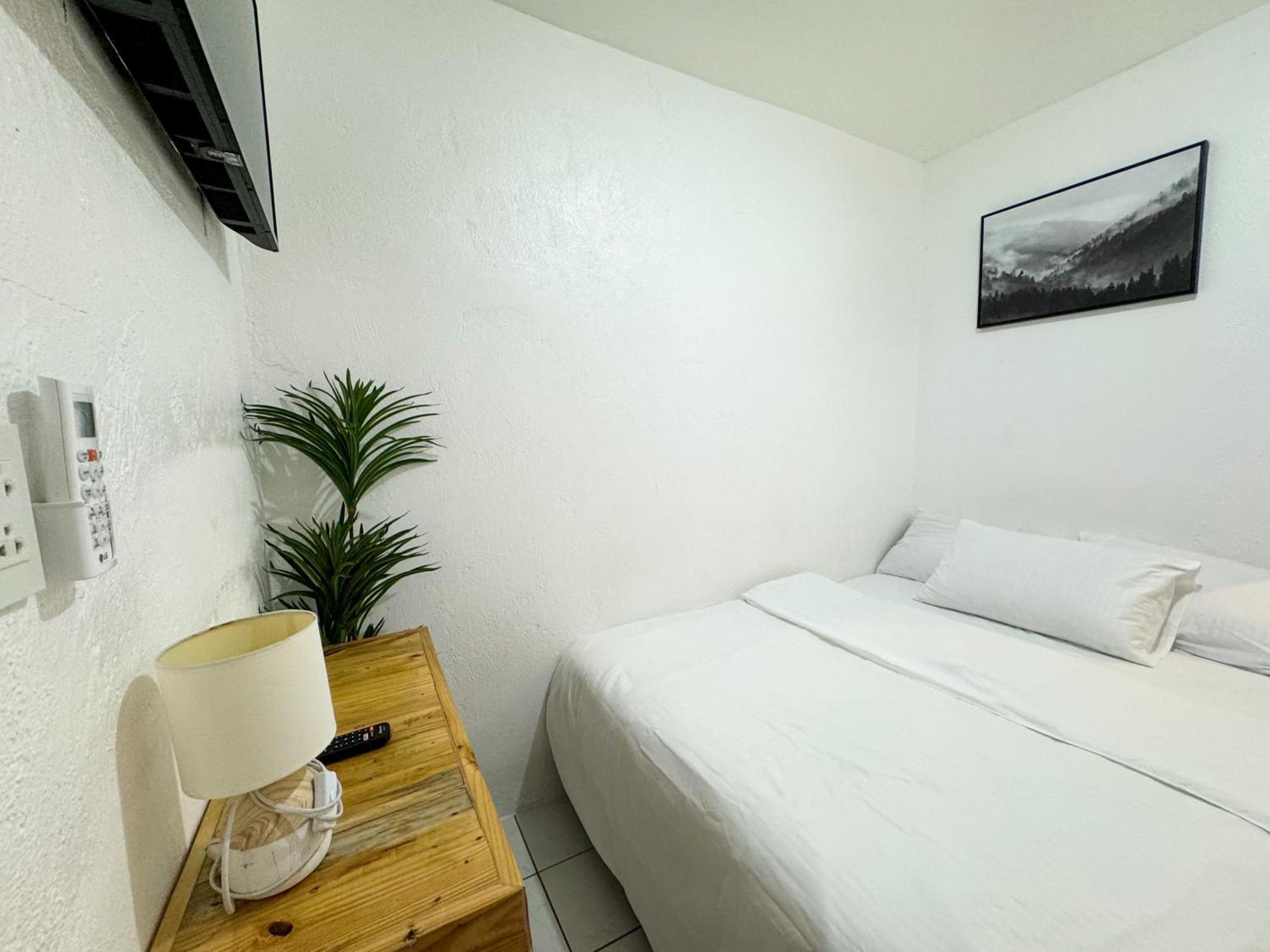 West Coast House Hotel