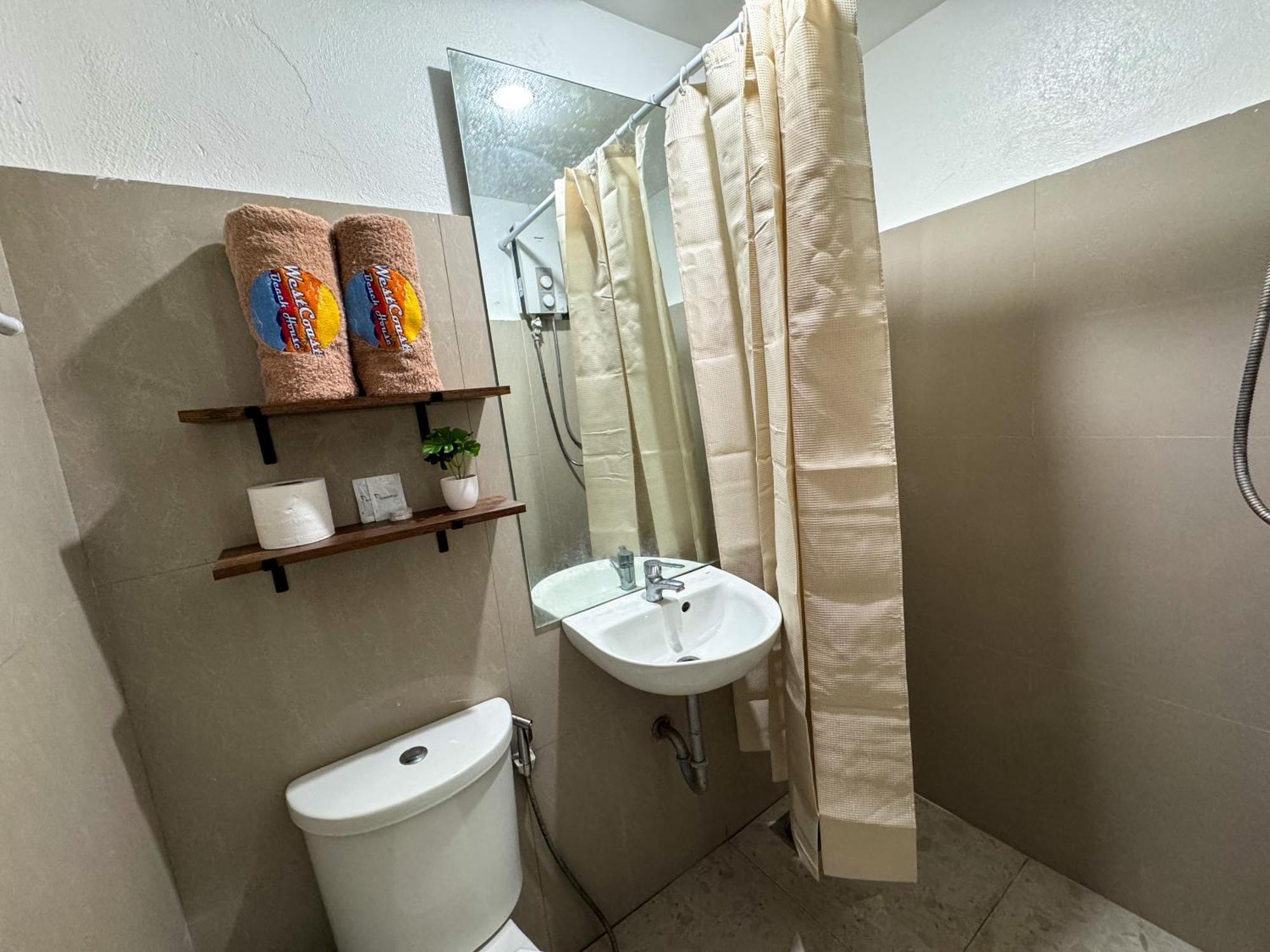 West Coast House 5*