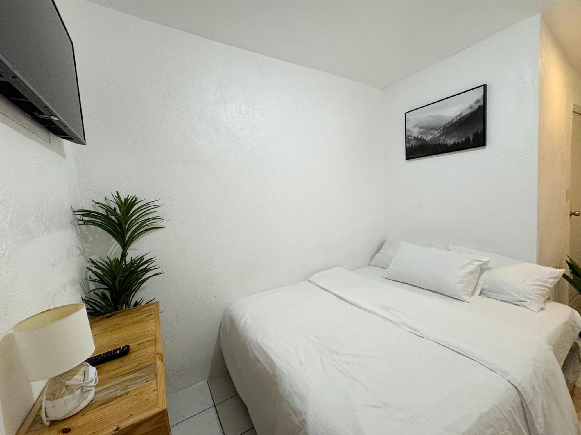 West Coast House Hotel