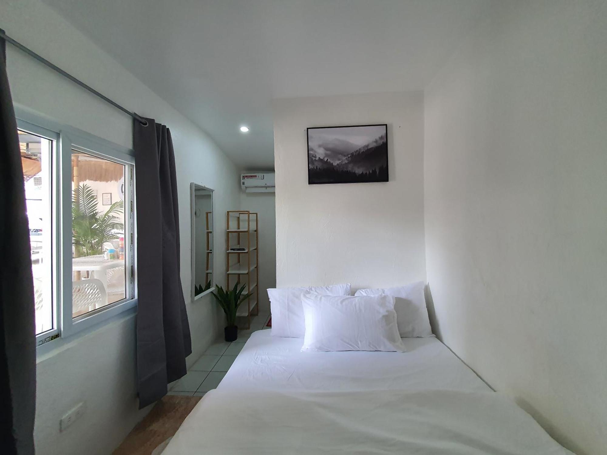 West Coast House Hotel Cebu