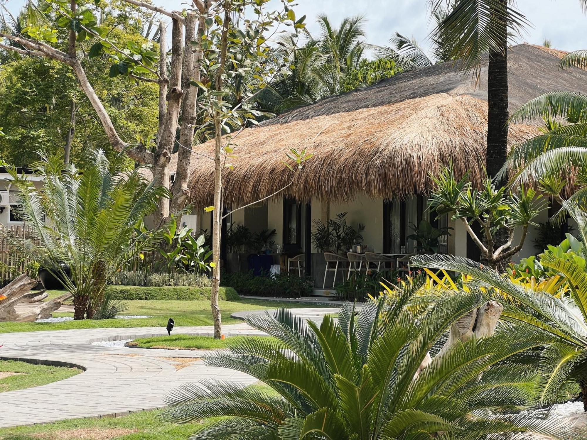 Sorana Island Resort Ocoy