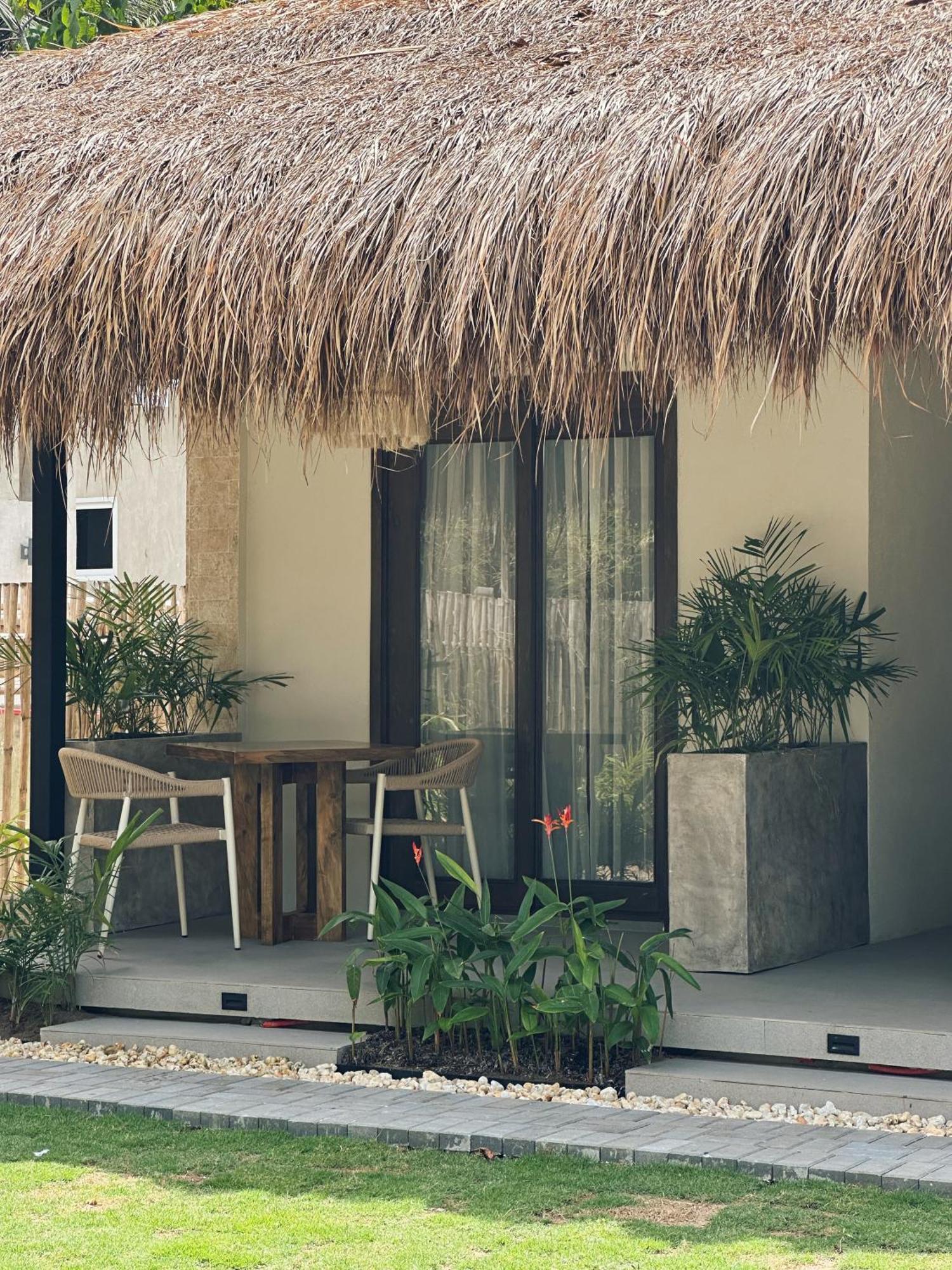 Resort Sorana Island