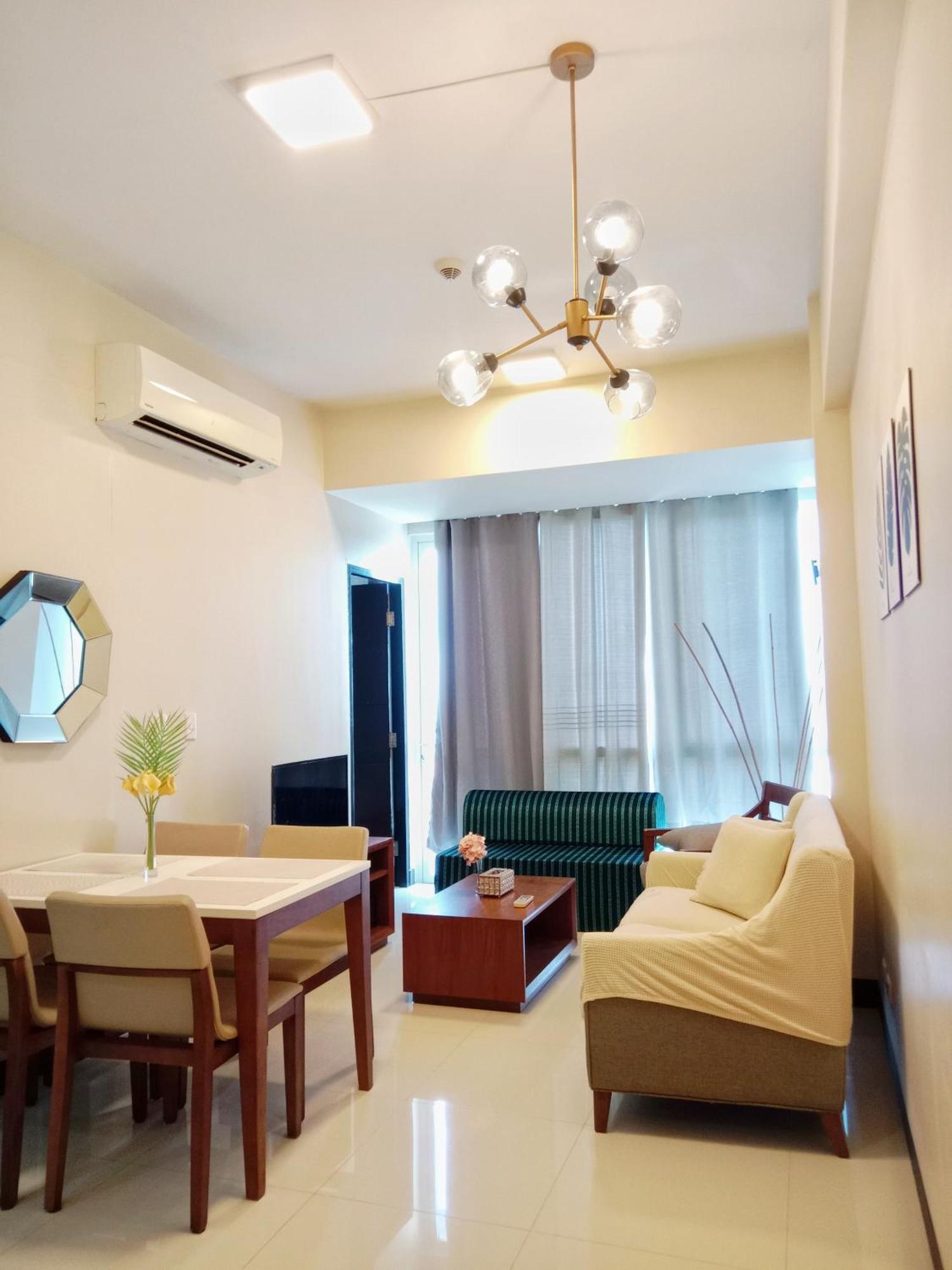 Apartment 1br In Mactan Newtown Pool And Beach! *
