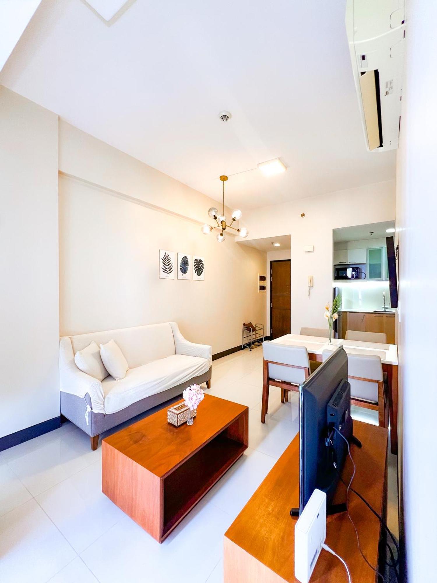 1br In Mactan Newtown Pool And Beach! *