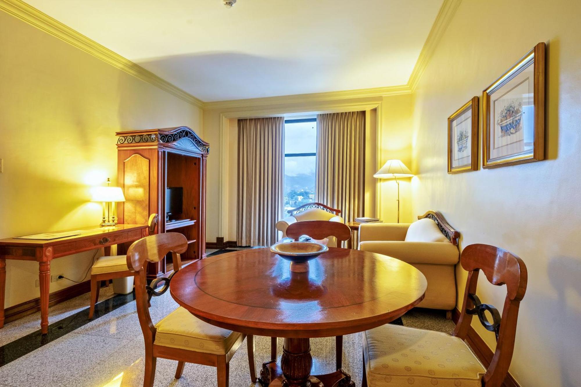 Hotel Waterfront & Casino 4*