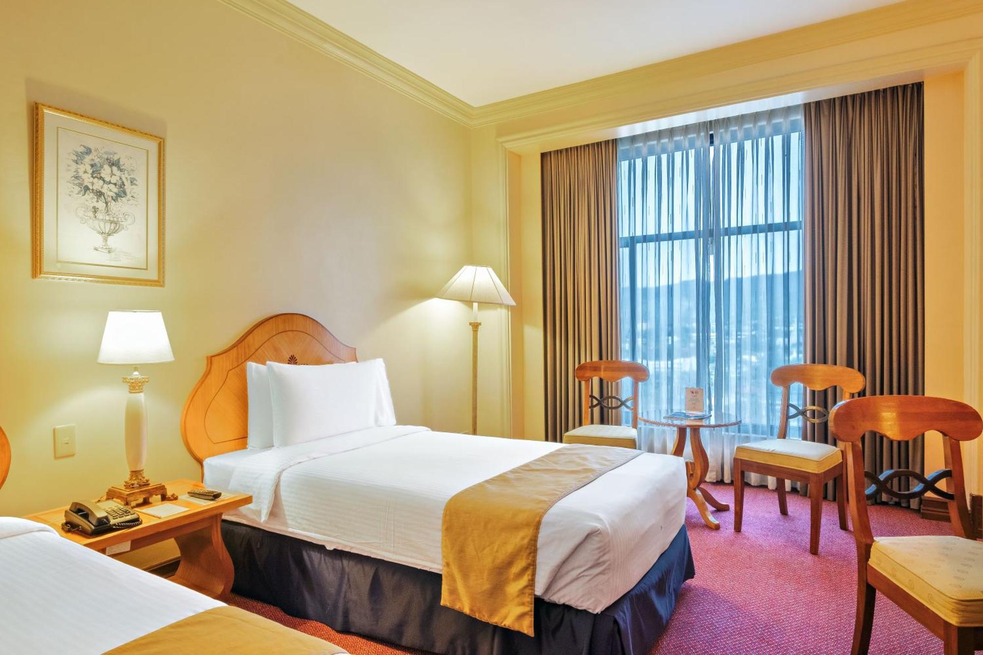 Waterfront & Casino Hotel 4*