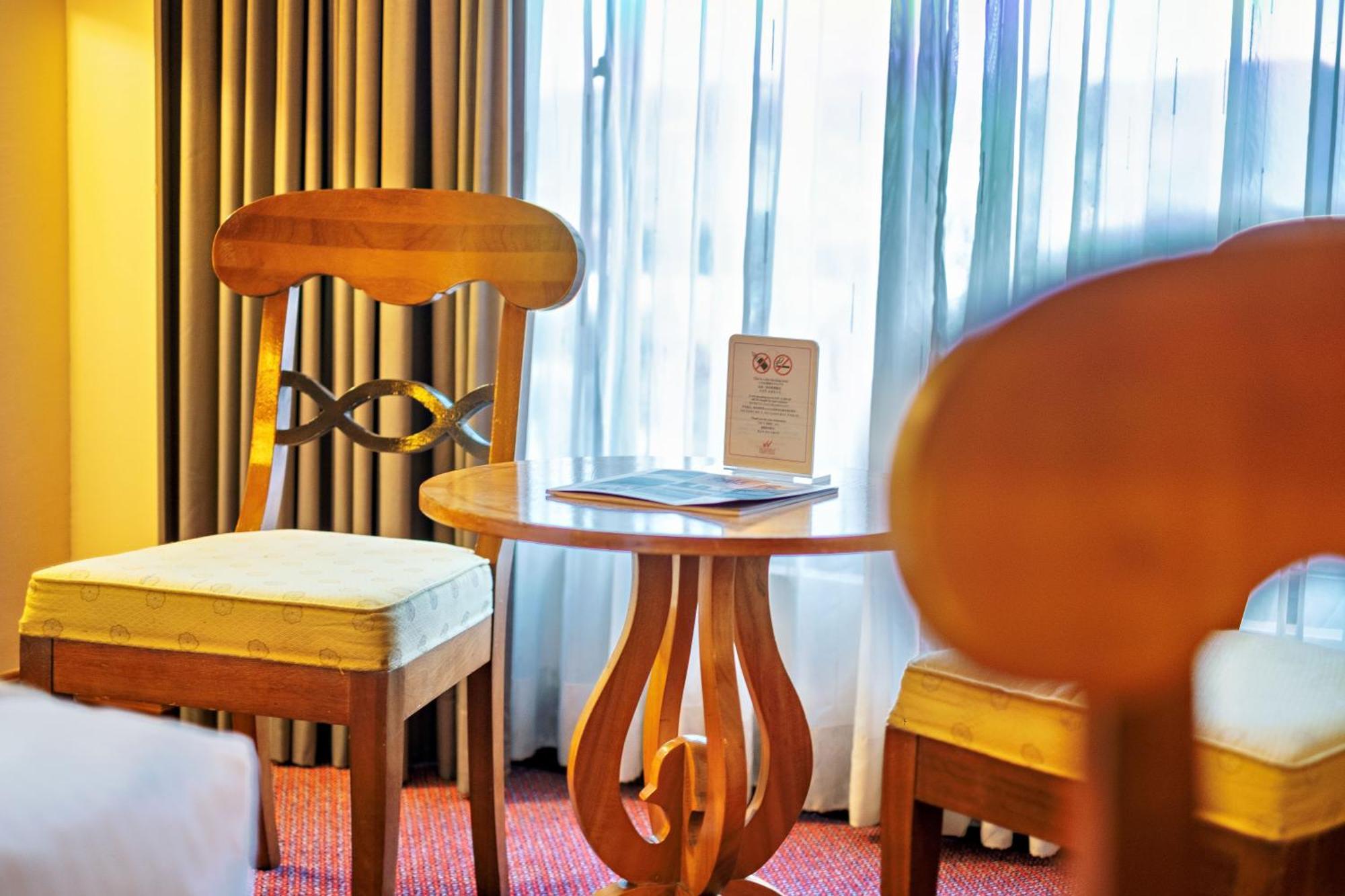 Waterfront & Casino 4* Cebu