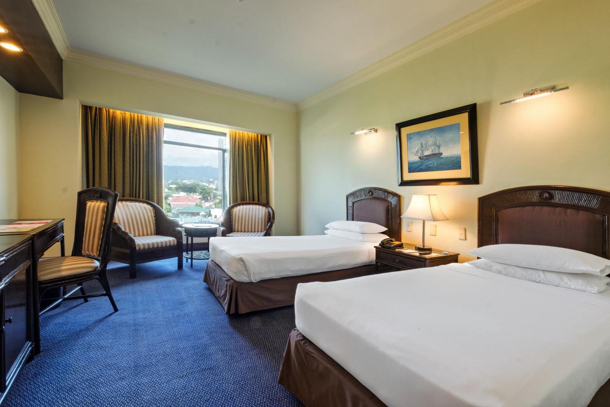 Waterfront & Casino Hotel 4*