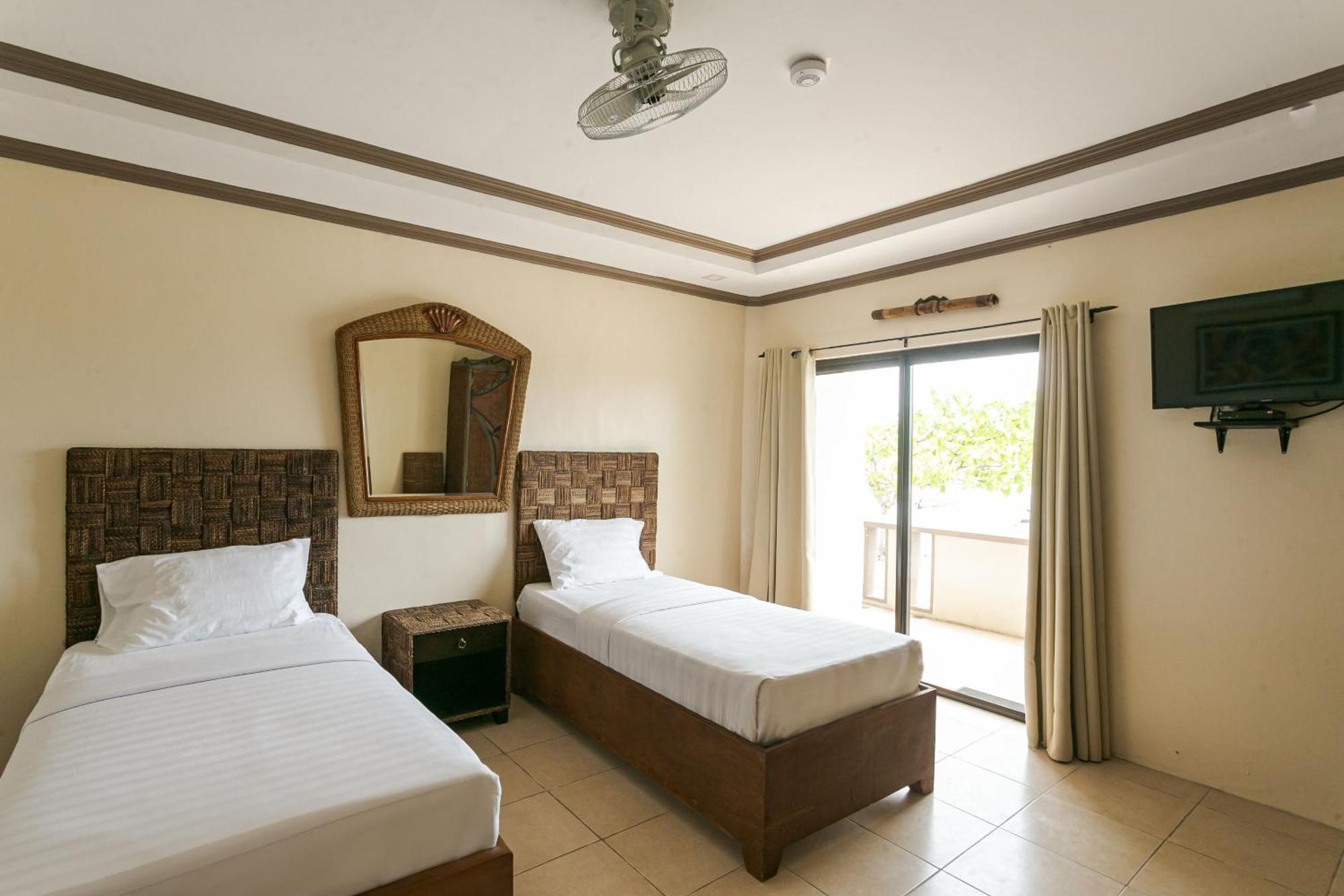 Turtle Bay Dive 4*