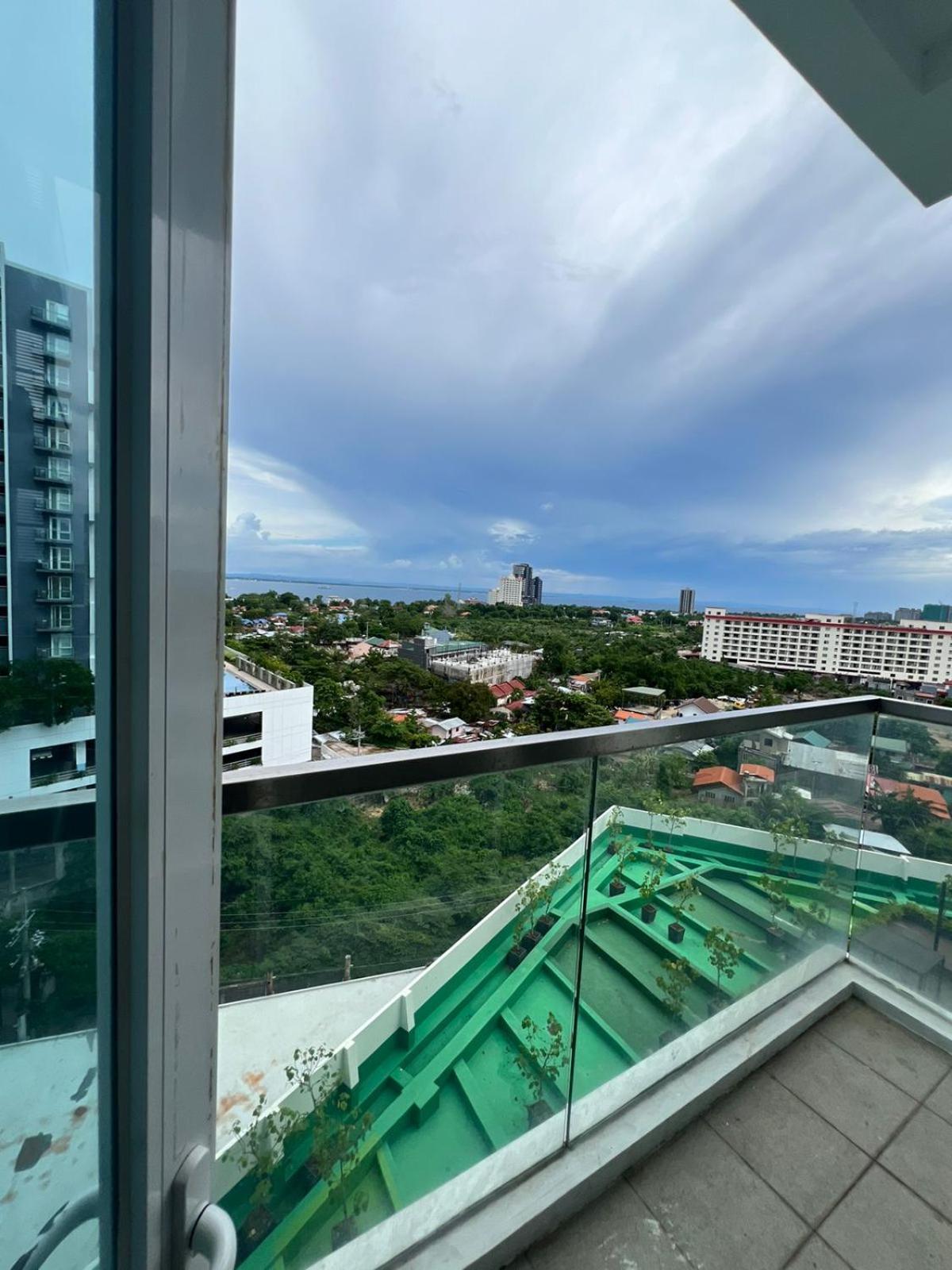 Seaview 2 Bedroom Unit Near Mactan International Airport Punta Engano (Mactan)