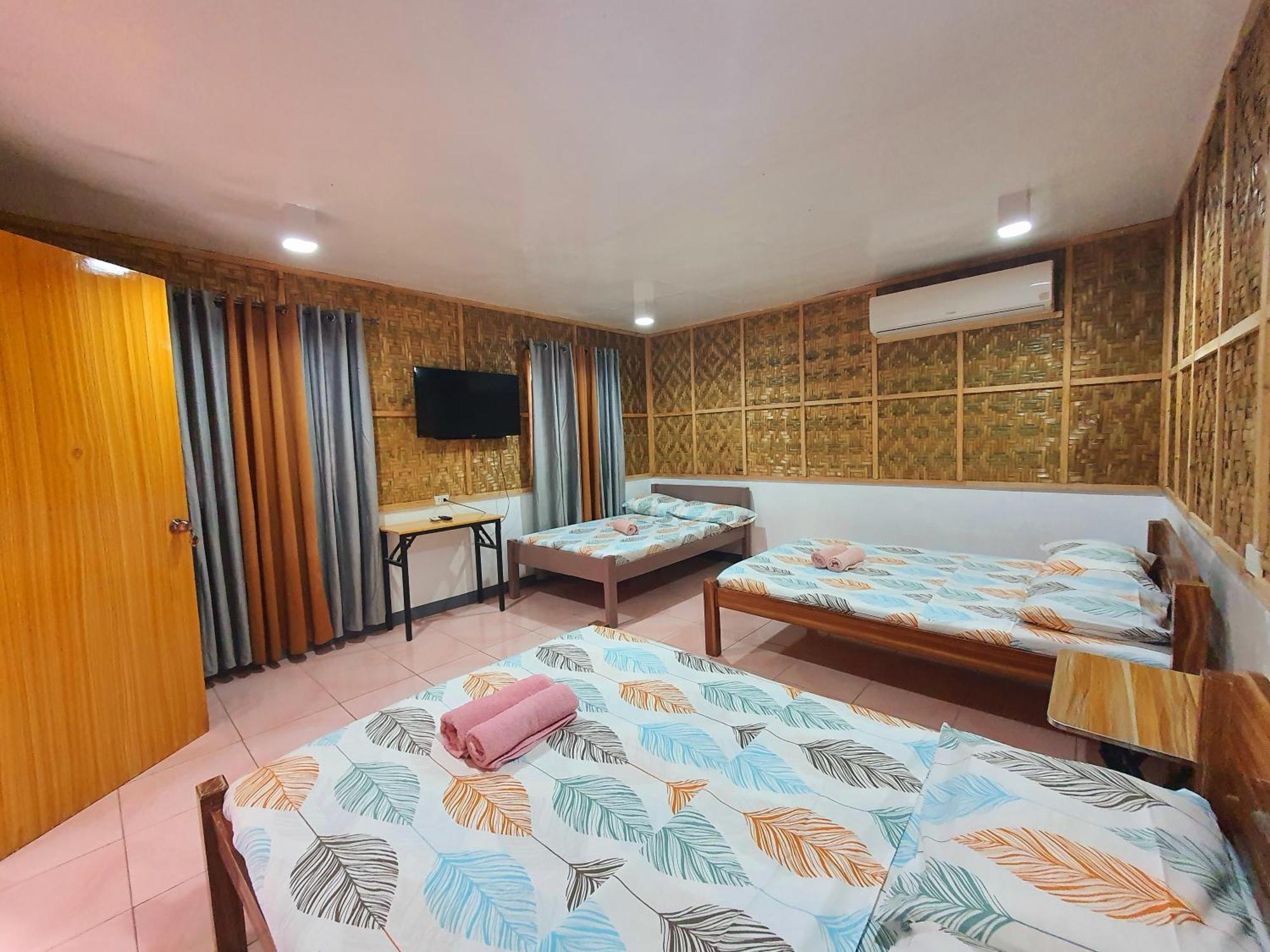Genna's Tourist Guest house *