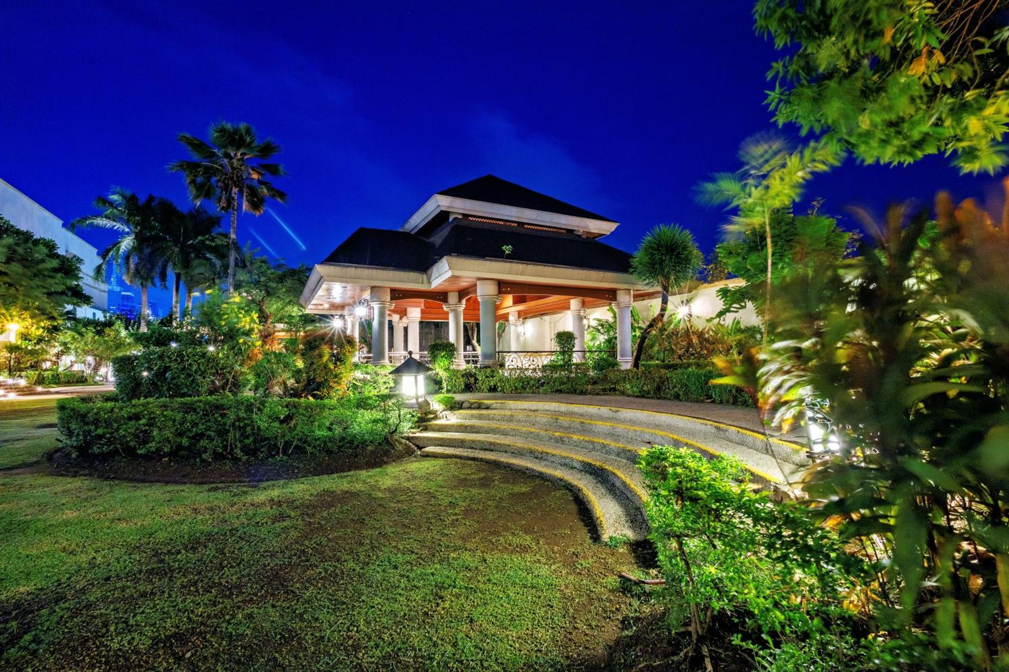 Waterfront & Casino 4* Cebu