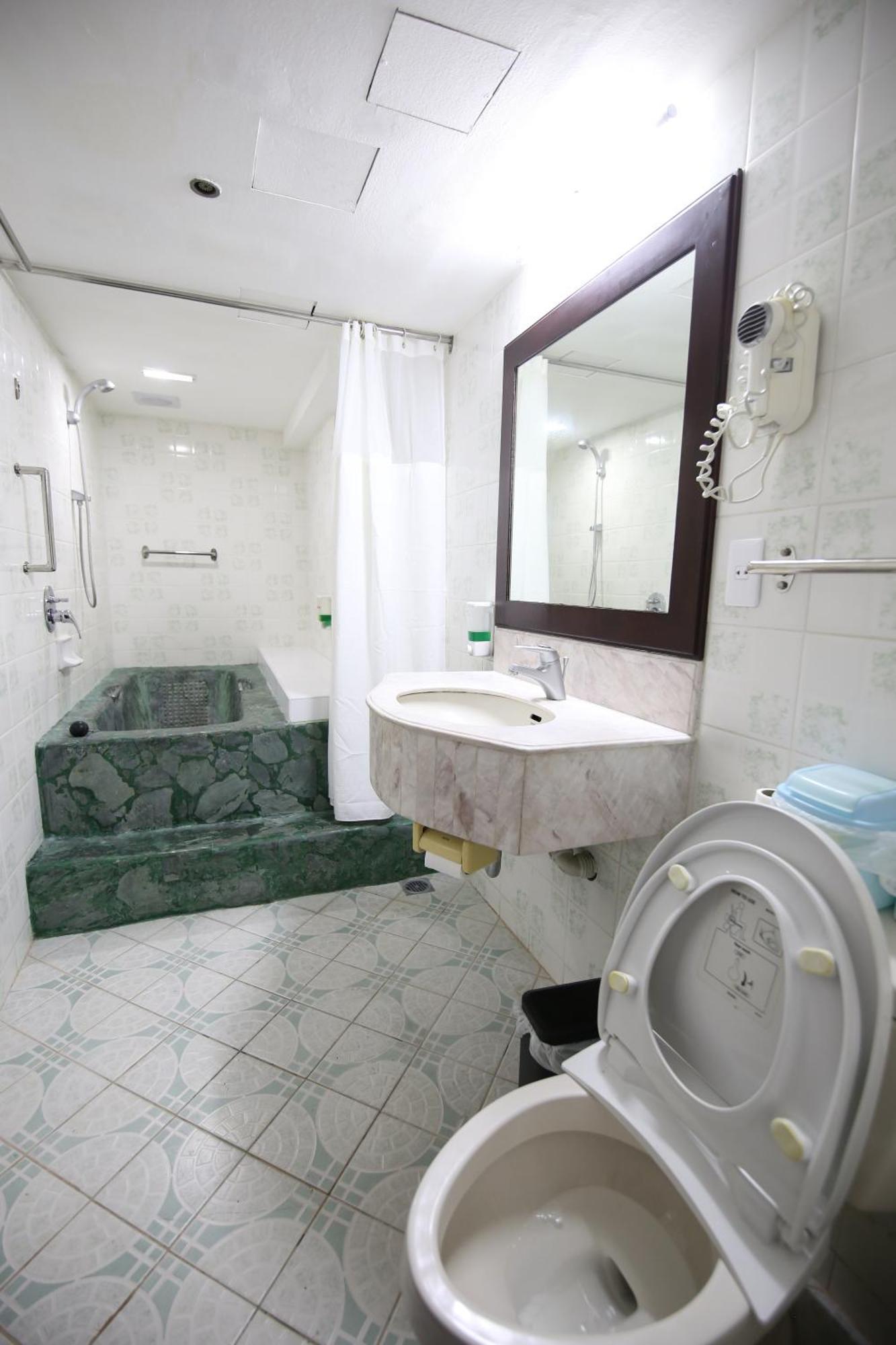 Hotel Asia Cebu 3* Cebu