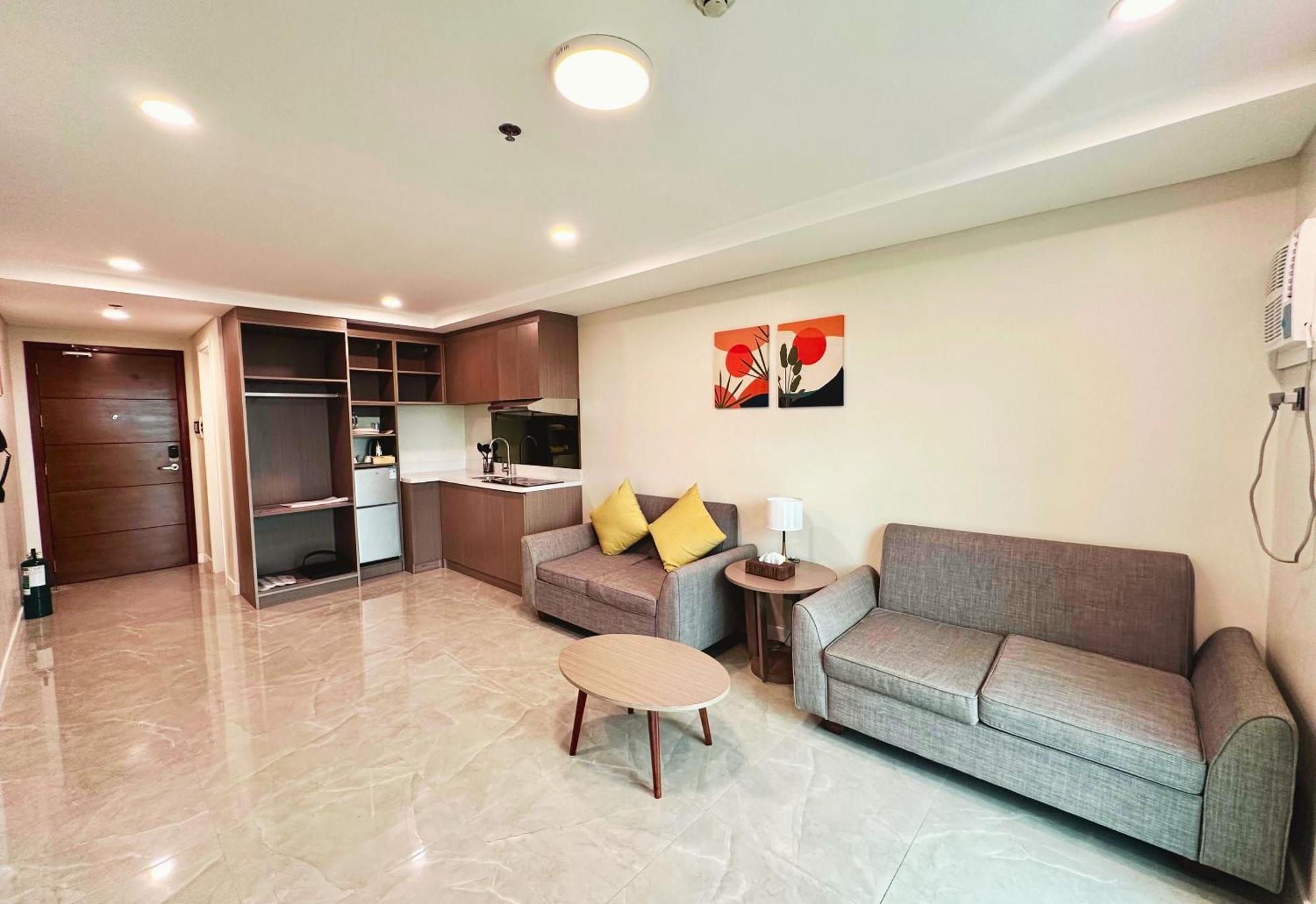 Hayat Sky Towers Hotel