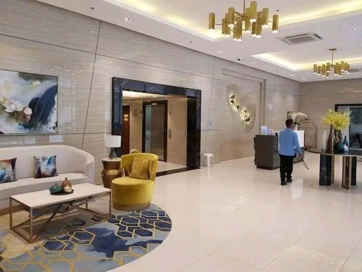 2br Unit With Balcony- Pool Access- Near Airport Hotel Lapu-Lapu City