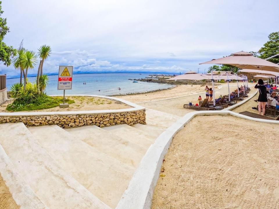 Hotel 2br Unit With Balcony- Pool Access- Near Airport
