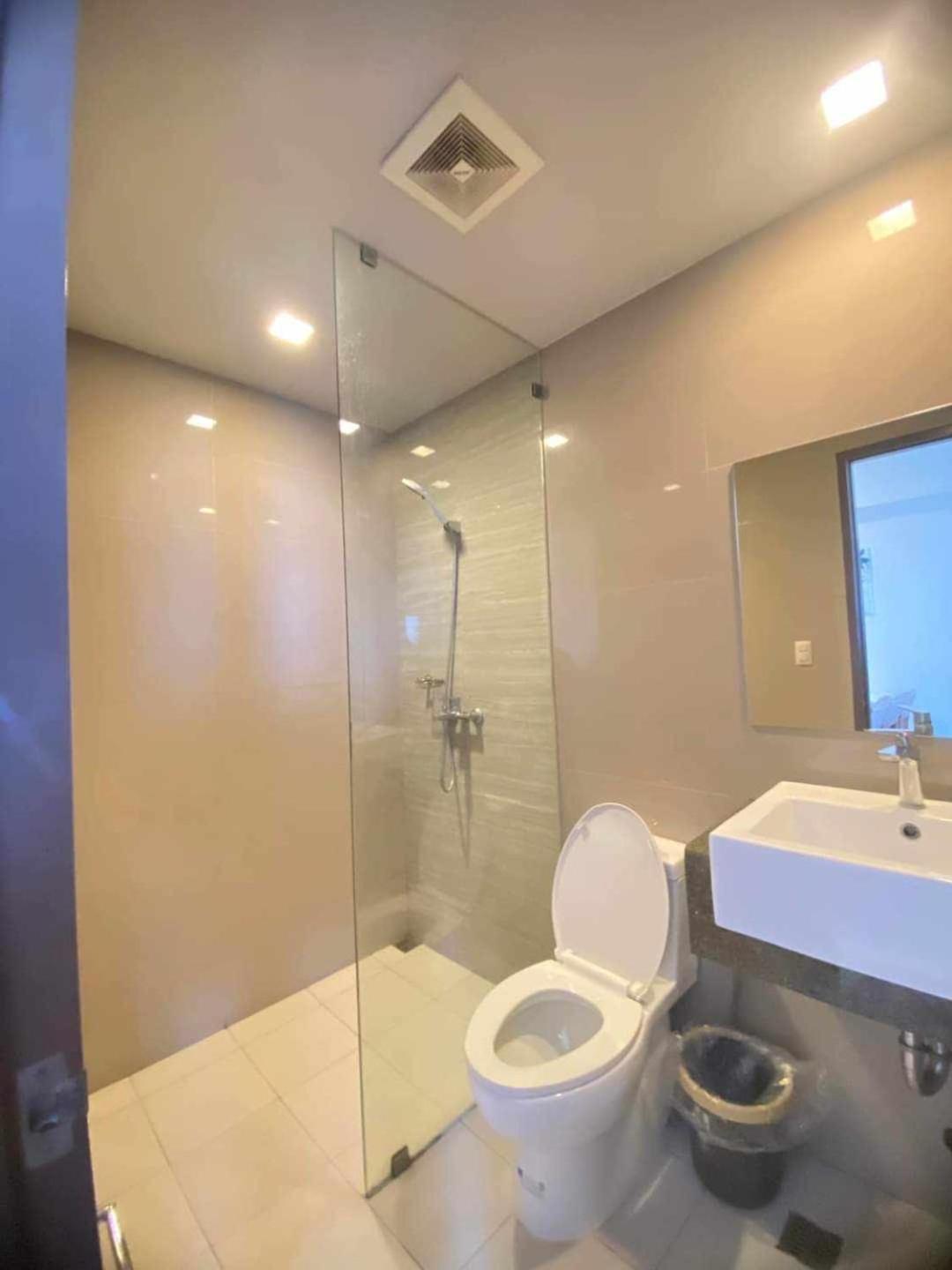 2br Unit With Balcony- Pool Access- Near Airport Hotel