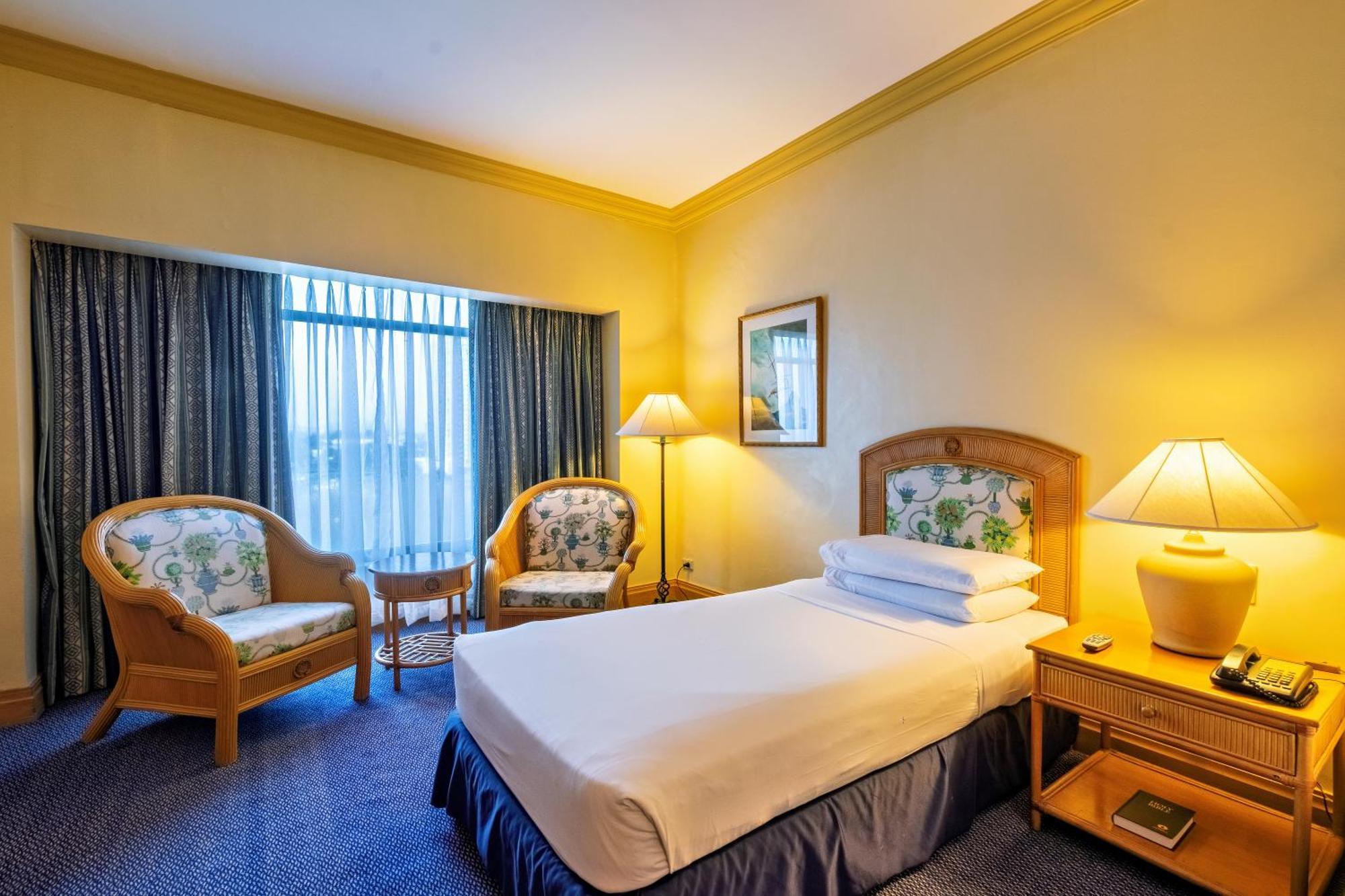 Waterfront & Casino 4* Cebu