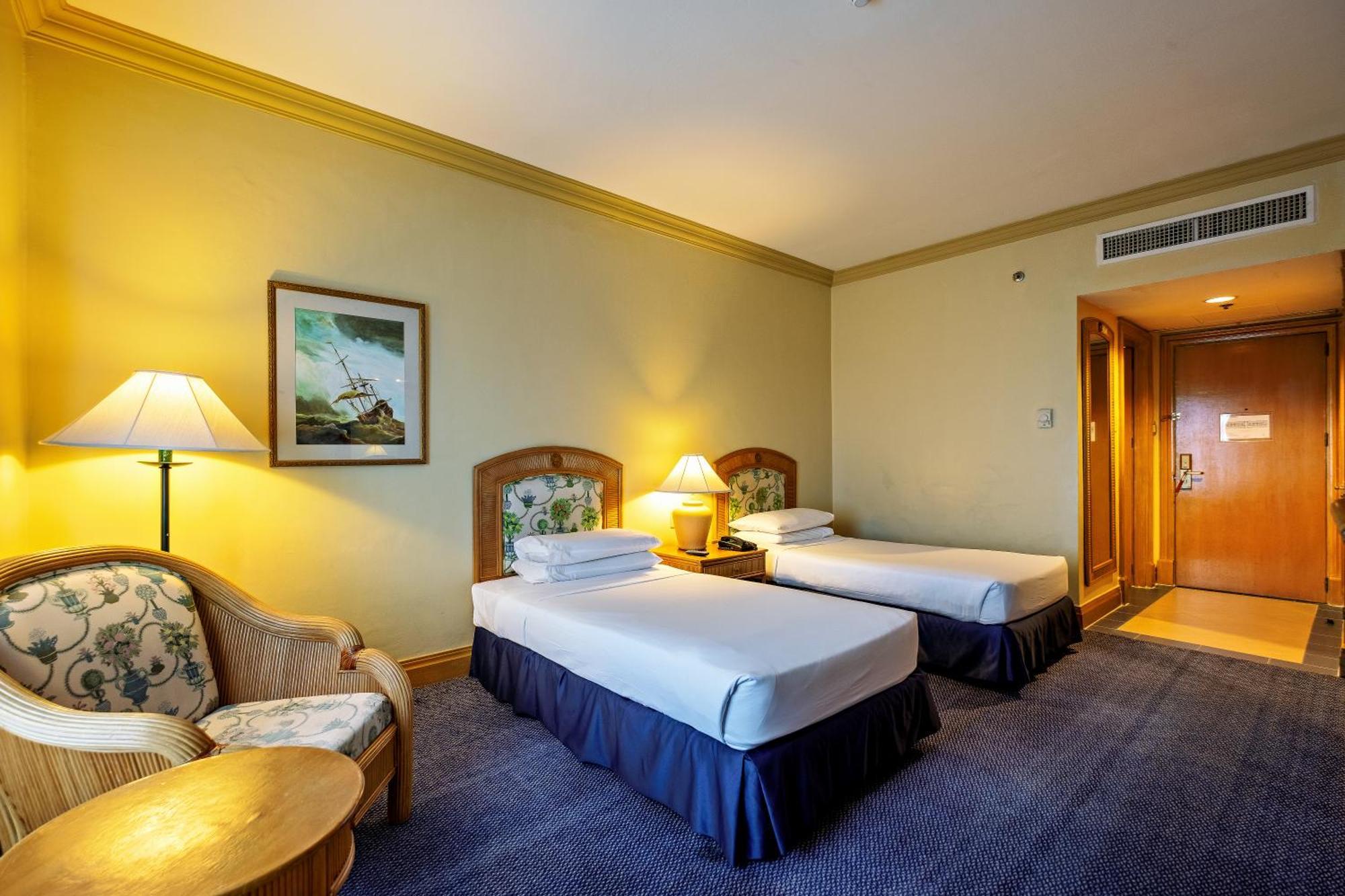 Waterfront & Casino Hotel 4*