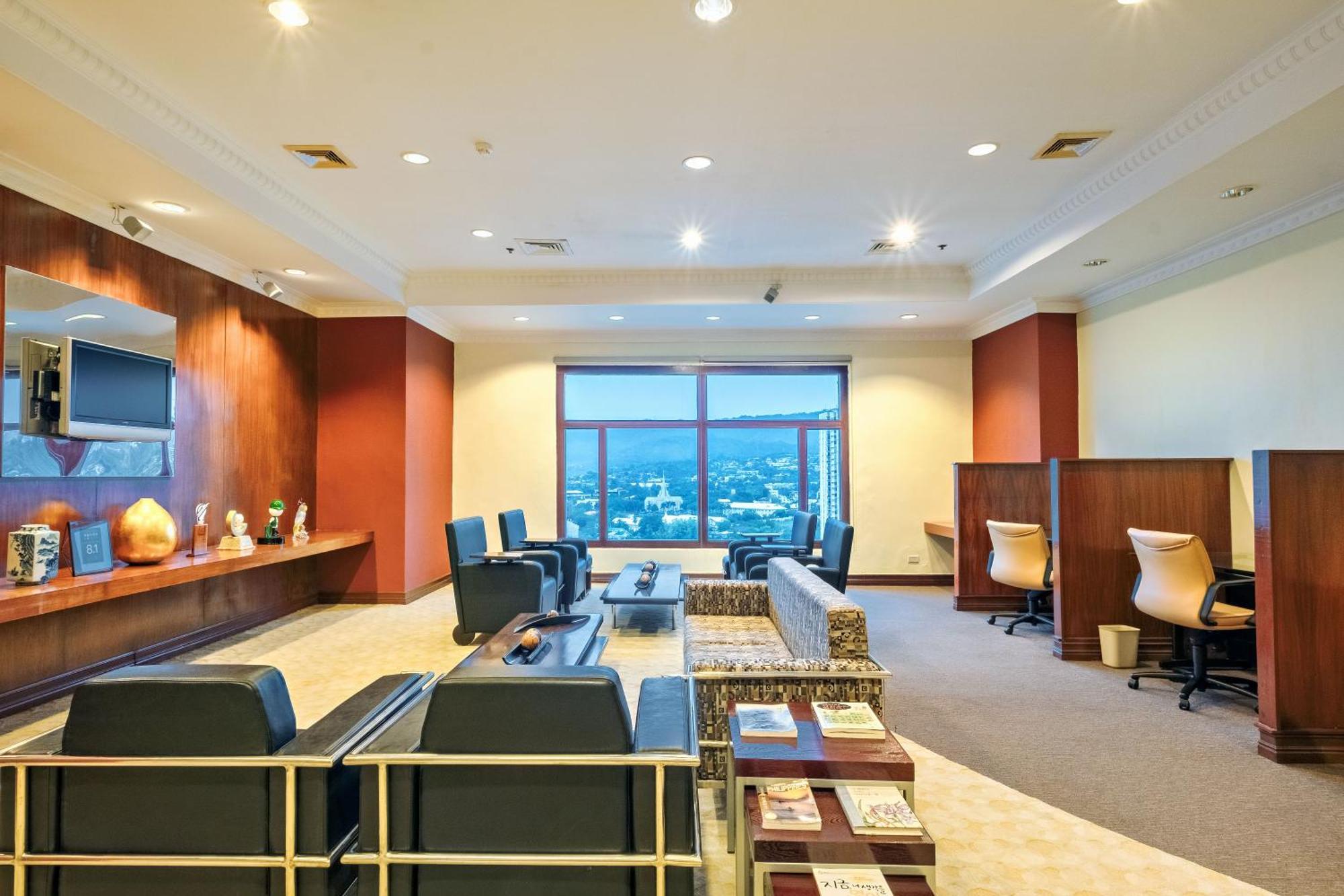 Waterfront & Casino Hotel 4*