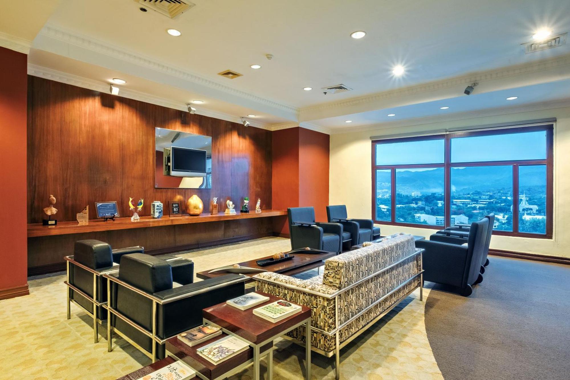 Hotel Waterfront & Casino Cebu