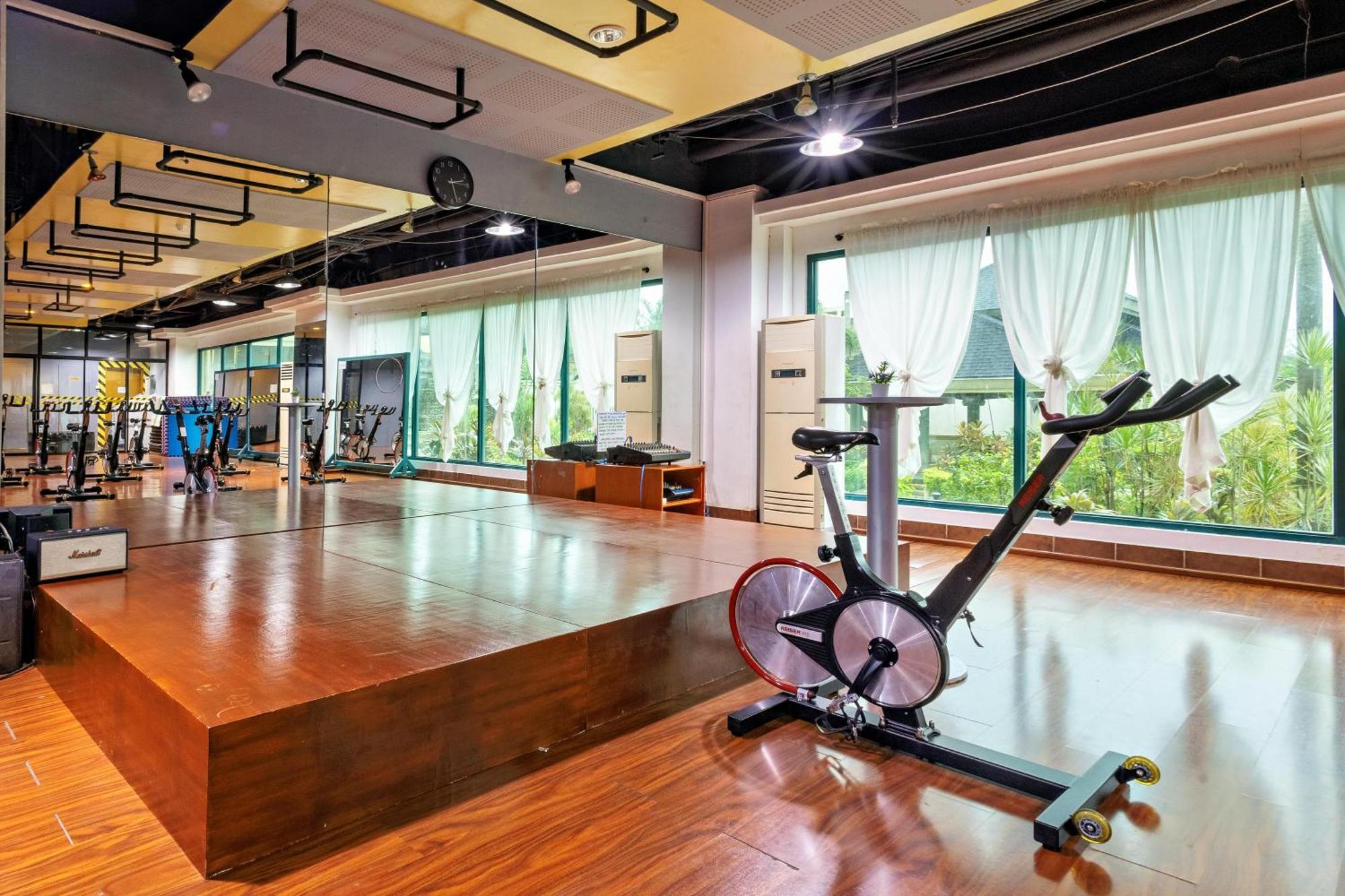 Waterfront & Casino Hotel 4*