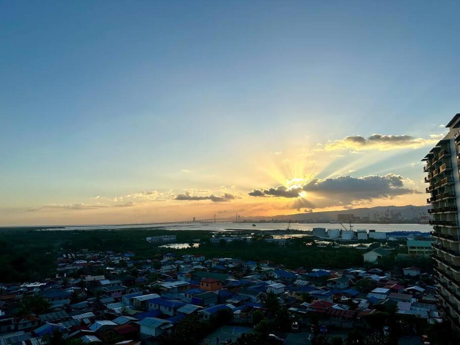 Near Mactan Airport Apartment *