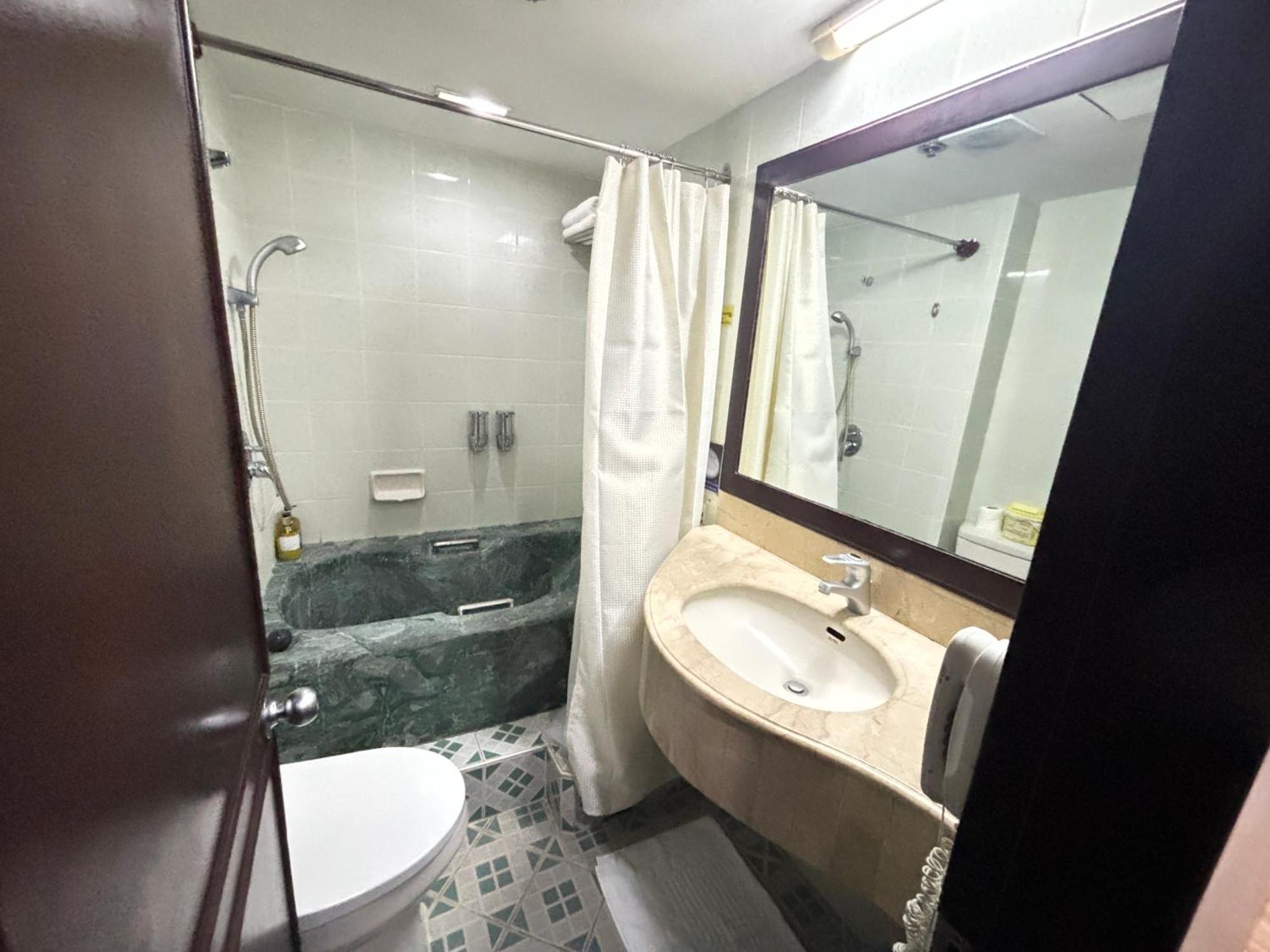 Hotel Hotel Asia Cebu 3*