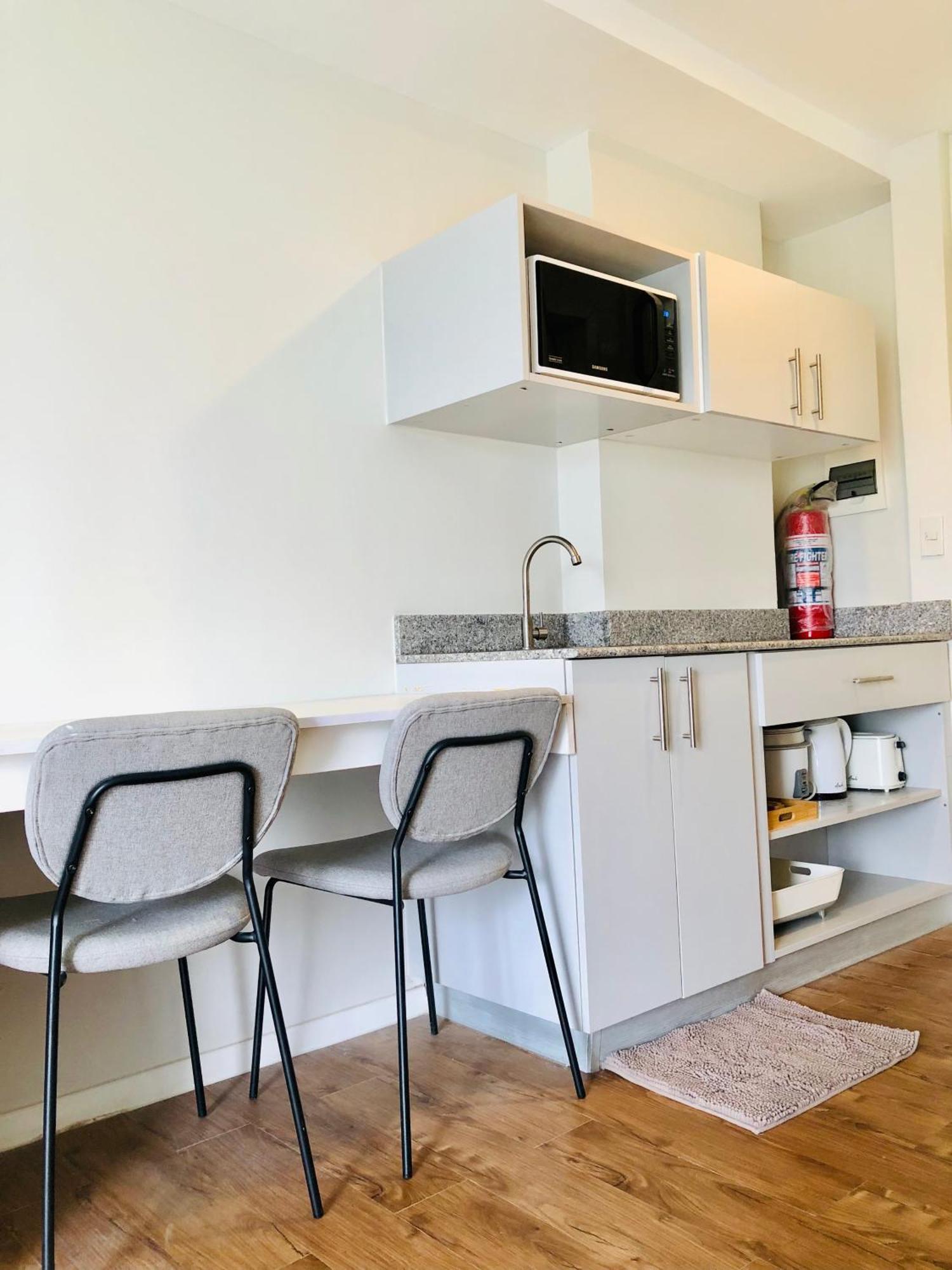 Cozy And Sunny Near To Mactan Cebu International Airport - Amani Grand & Residences Apartment Lapu-Lapu City