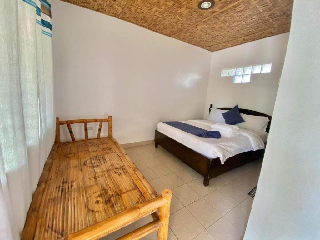 Azure Camotes Hotel 4*