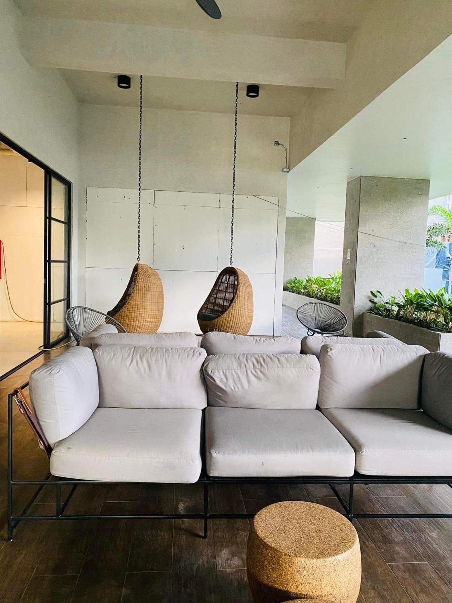 Cozy Couple's Getaway - The Median *