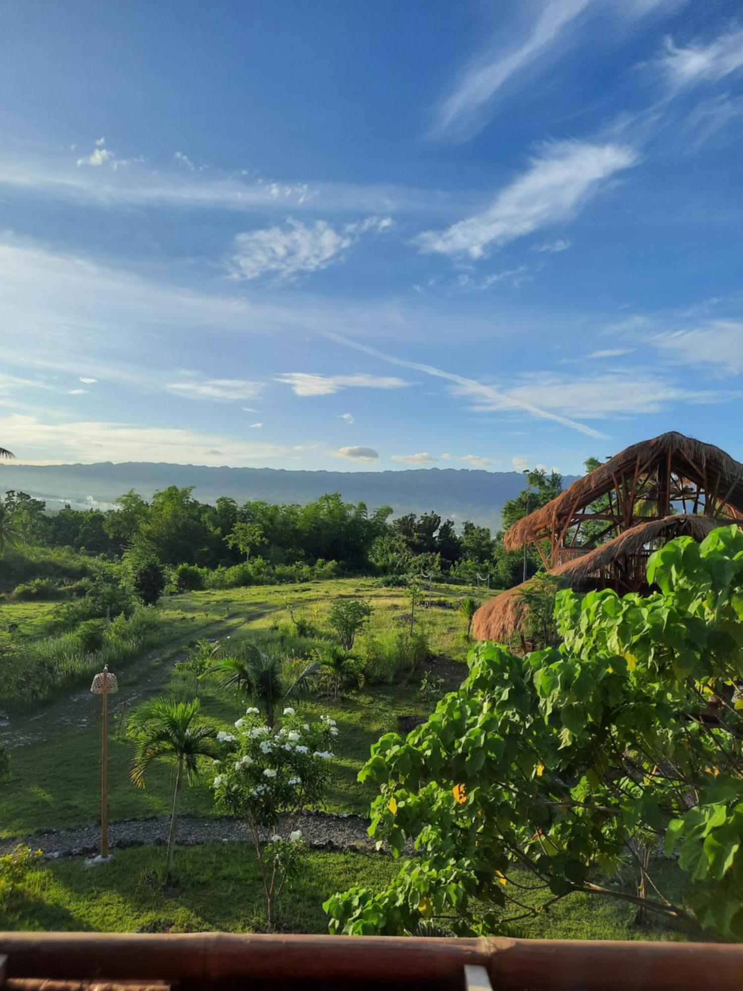 Tongo Hill Lodge *