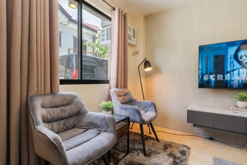Entire 3br Furnished House Near Cebu It Park With Parking, Fast Wifi, Netflix And Nawanao