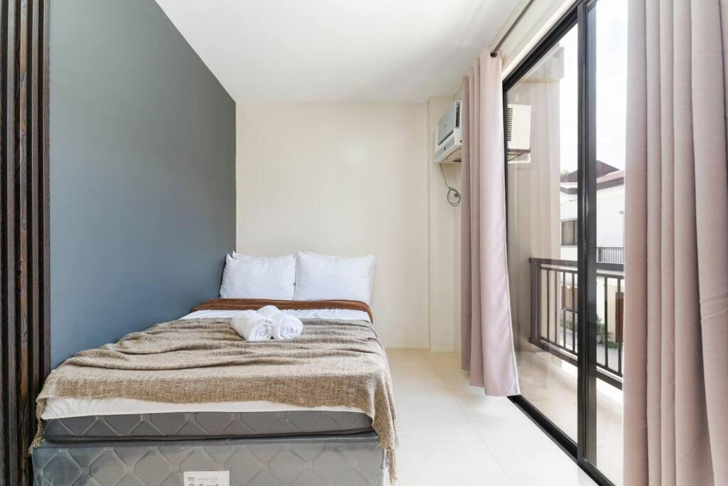 Entire 3br Furnished House Near Cebu It Park With Parking, Fast Wifi, Netflix And Nawanao