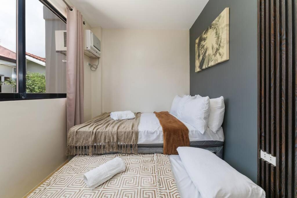 Entire 3br Furnished House Near Cebu It Park With Parking, Fast Wifi, Netflix And