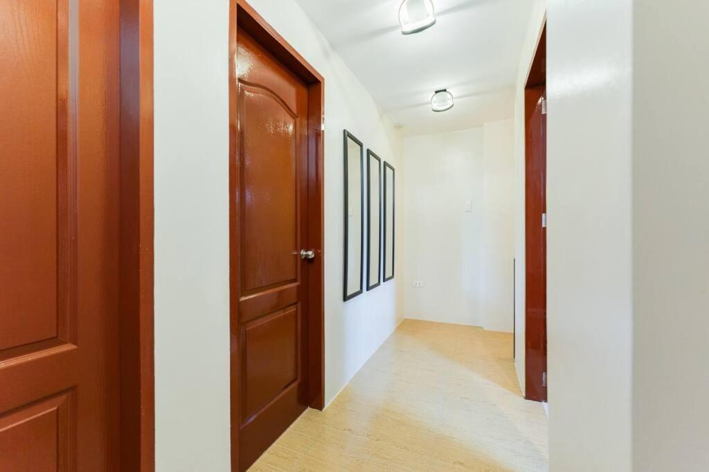 Apartment Entire 3br Furnished House Near Cebu It Park With Parking, Fast Wifi, Netflix And