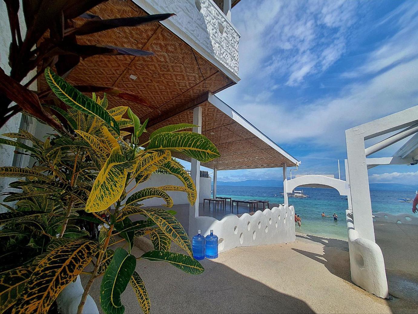 Brandnew Scuba Hotel